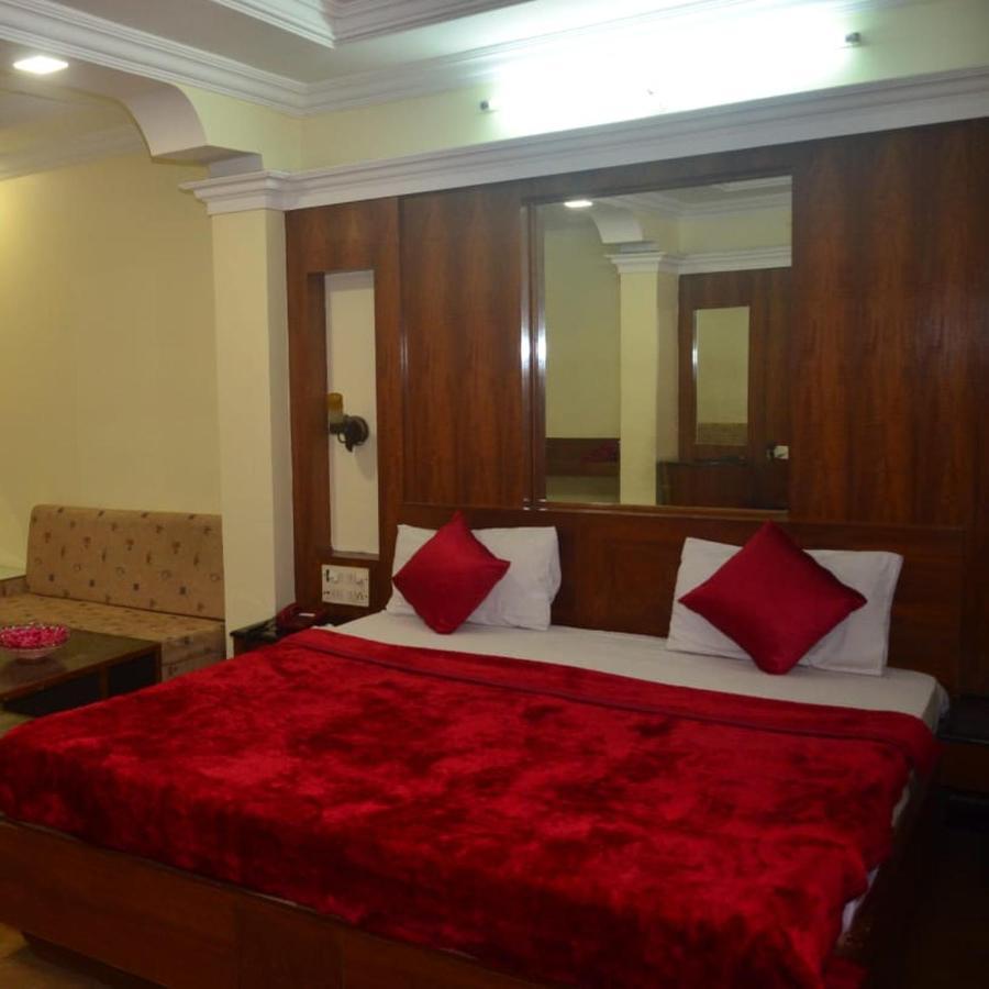 Hotel Poonam Rāipur Exterior foto